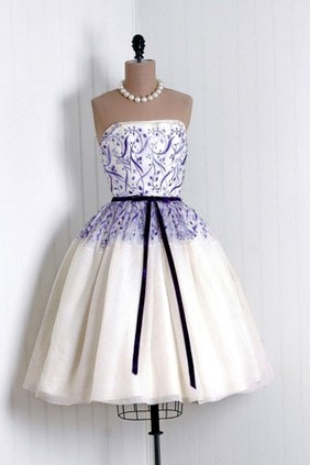 Платье с пышной юбкой-клеш 50-х гг